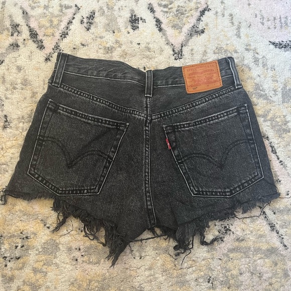 Levi 501 black womens jean shorts - Picture 2 of 3